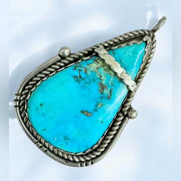 Vintage Native Navajo Unsigned Turquoise Sterling Silver Pendant - Picture 2 of 7